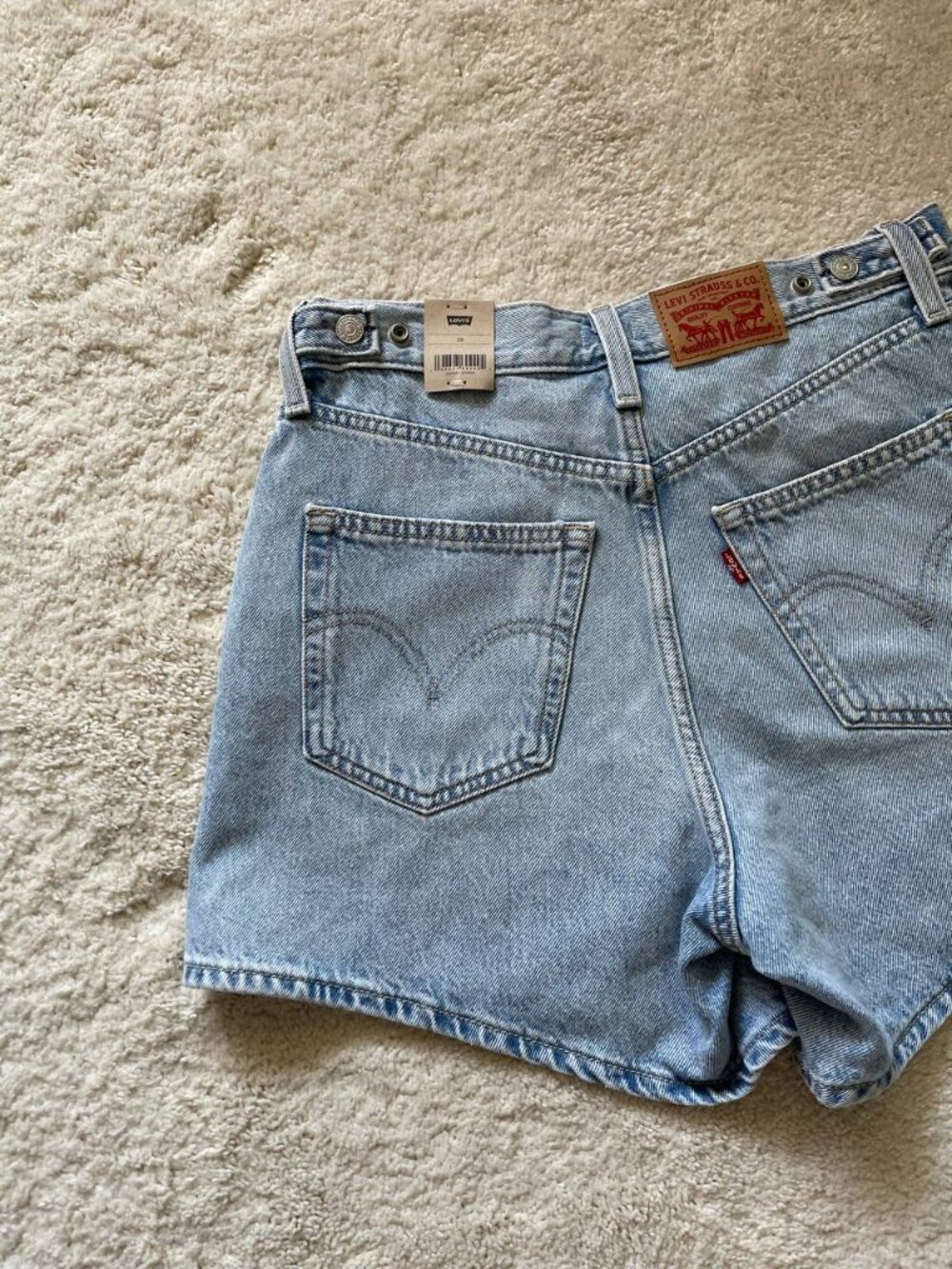 NWT Levi's Cinch High Rise Denim Shorts Size 28 - Picture 6 of 11